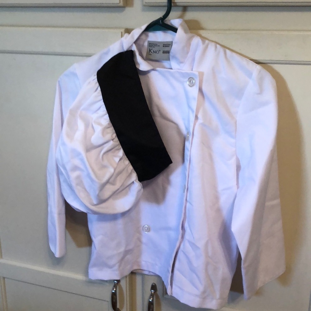 Chefs coat and Hat. youth size M 10/12